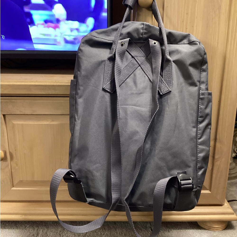Backpack - Picture 2 of 8